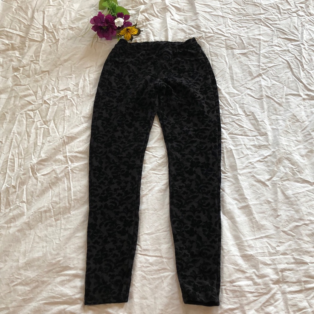 🟣Black designed leggings